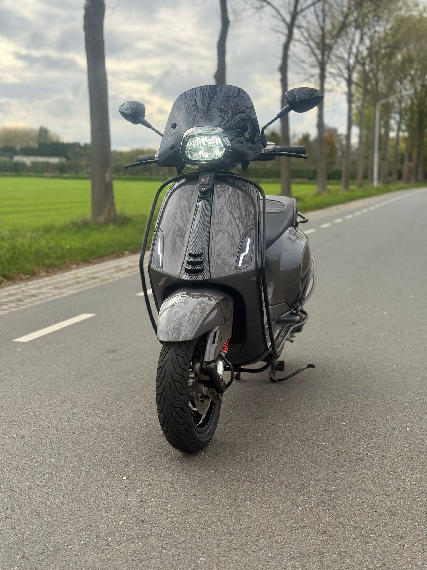 Vespa Sprint 2022! Porsche Agaatgrijs! Brom! NIEUWSTAAT