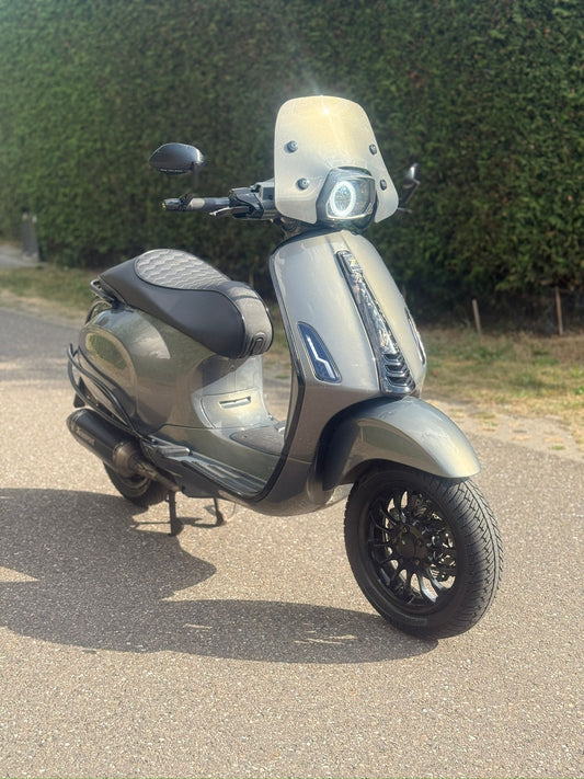Vespa Sprint/Primavera Scooter - Premium Condition