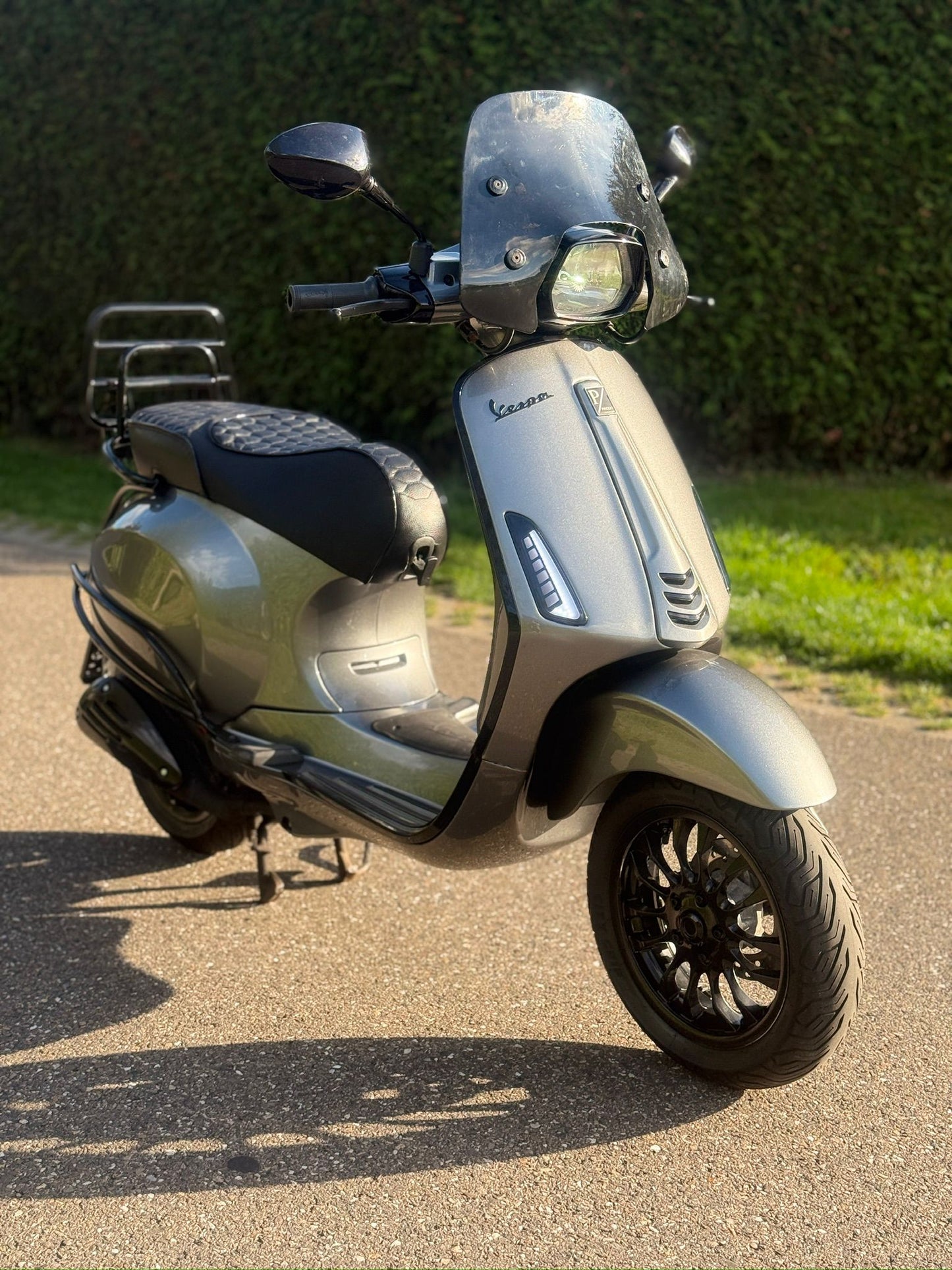 Vespa Sprint/Primavera - Metallic Grey Classic